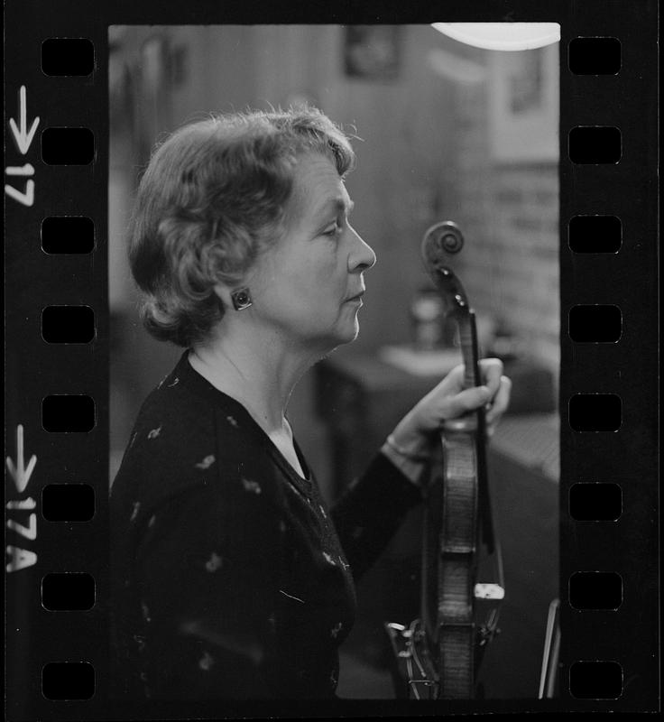 Florence Chapman Pearson with violin