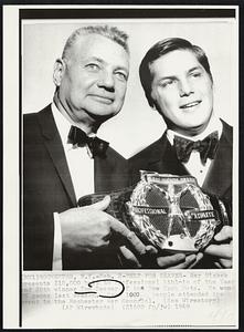 Rochester, N.Y. -- 2-Belt For Seaver-- Ray Hickok presents $10,000 belt to Professional Athlete of the Year and 20th winner Tom Seaver for the New York Mets. He won 25 games last season. Over 1000 people attended the event in the Rochester War Memorial.