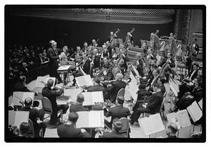 Harvard & Radcliffe Glee Clubs symphony Woodworth conducting, Symphony Hall