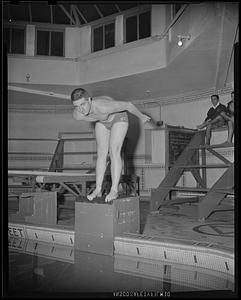 SC swimmer on the starting block