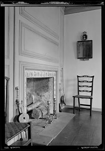 Marblehead, Mass.: Lee Mansion, fireplace