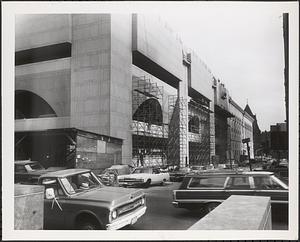 Construction of Boylston Building, Boston Public Library, scaffolding along Blagden Street