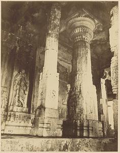 Columns, Chaturmukha Basadi, Karkala, India