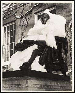 Statue of John Harvard - Harvard University - Cambridge, Mass