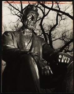 Lincoln - statue