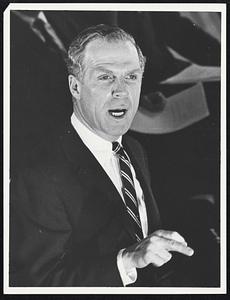 Mayor Kevin White makes point during state of the city message, Jan 6, 1969
