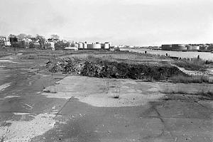 Empty land, Chelsea waterfront