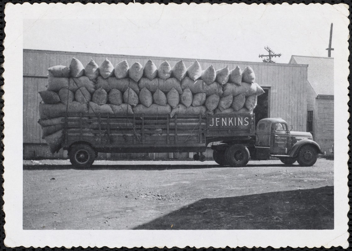 Henry Jenkins low slung trailer, 112 bags of wool, East Weymouth Wool Scouring Co., Easy Wey. Mass.