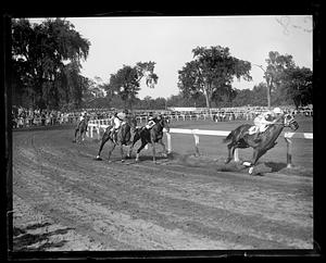 Racing at the country club, Brookline, MA