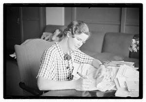 Miss Muriel Stafford hand writing anal[yst]
