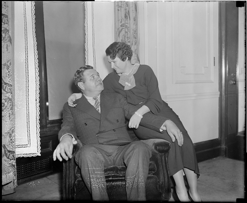 Babe Ruth and wife at Copley Plaza to sign with Braves - Digital