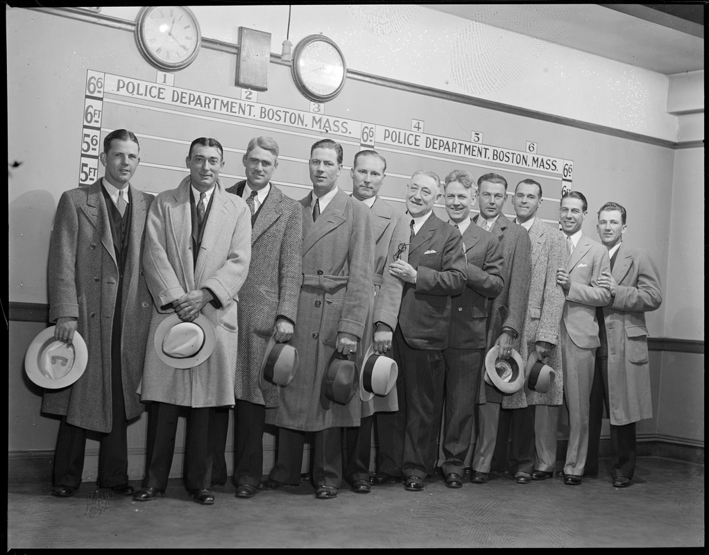NY Yankees get measured at police headquarters with Superintendent Crowley
