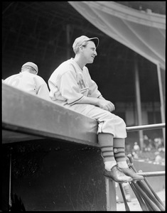 Chicago Cubs player relaxes at Braves Field