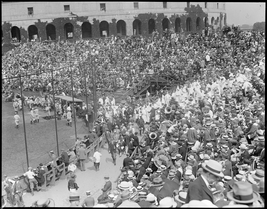 Crowd at Soldiers Field to see Harvard-Yale game