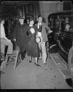 Jessie Costello leaving Salem court house. She claimed she poisoned her husband, the Peabody Fire Chief.