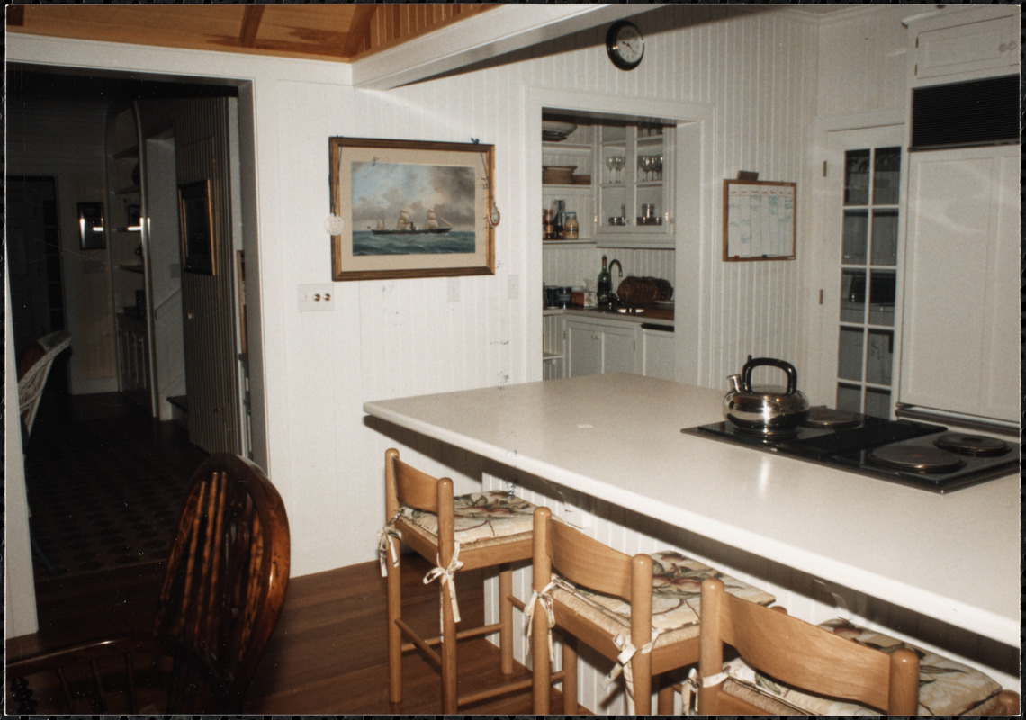 Interior photograph of the kitchen at 5 Carew Lane