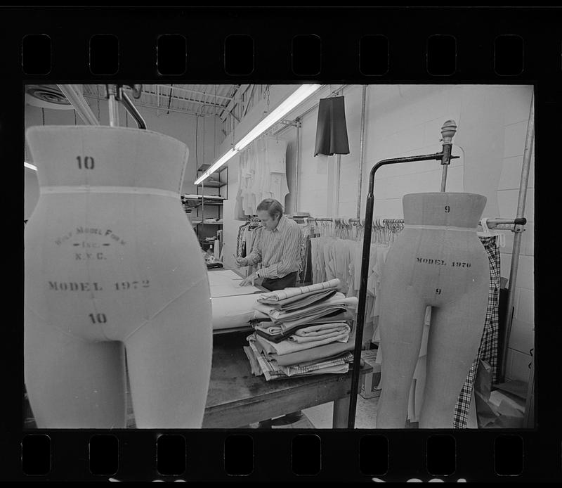 Garment center workers, Kneeland Street, downtown Boston