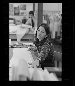 Garment center workers, Kneeland Street, Boston