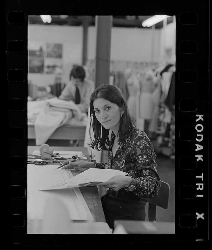 Garment center workers, Kneeland Street, Boston