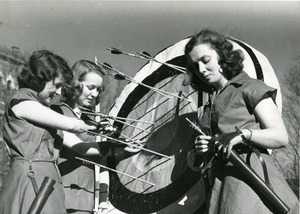 Women's Archery, Clark University