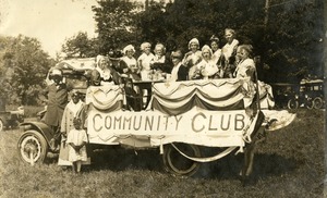 Women's Community Club, July 4, 1926 Parade