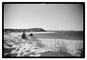 Nito Carolyn & Pablo sand dunes
