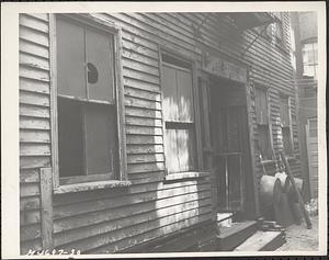 1-2 Hull St. Place, front lower, wd. 3