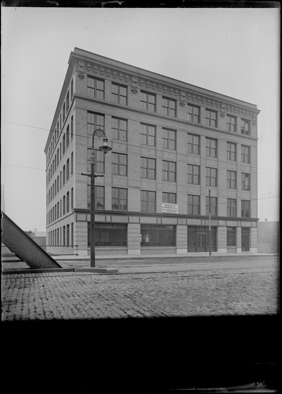 Sign: "This building will be occupied about November 1st by Jos. Middleby, Jr., Inc. Bakers & Confectioners Supplies now at 201-203 State St." 337-347 Summer St.