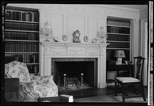 Barton House, Salem: interior