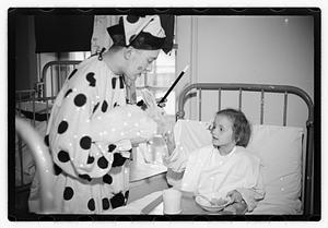 Harry W. Syer magician at Children's Hospital