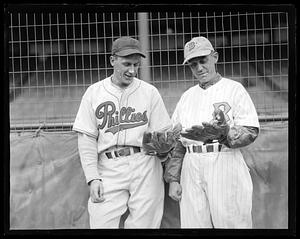 1 Phillie 1 Brave - gloves