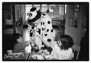 Harry W. Syer magician at Children's Hospital