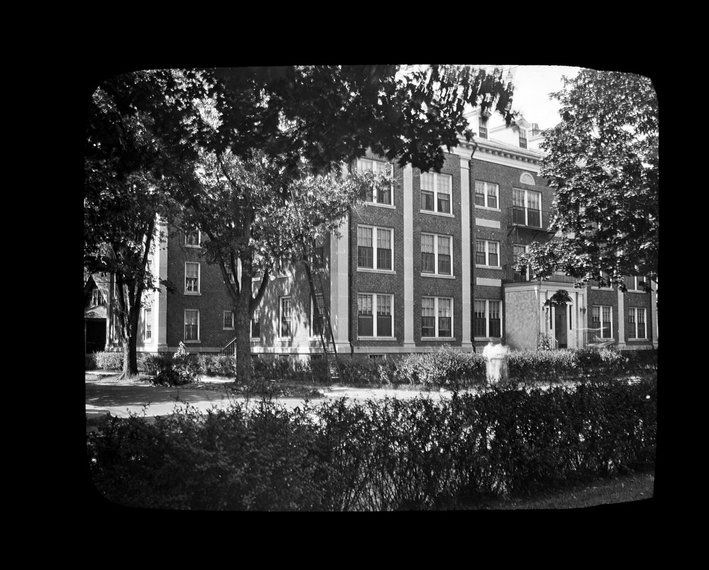 Apartment house, 21 Kemper Street