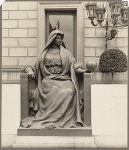 Sculpture by Bela Lyon Pratt outside the Boston Public Library. "Science"