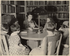 Librarian reading to children, Memorial Branch