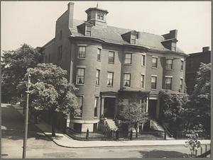 Boston, George Washington Warren House, exterior, with Peter Hubbell House, 1848, Monument Sq., Charlestown