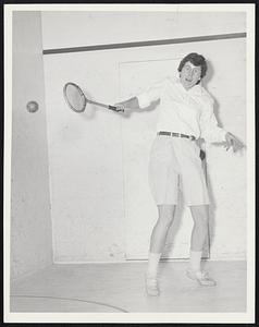 Spt. Badminton. Mrs. F. H. Thomsen