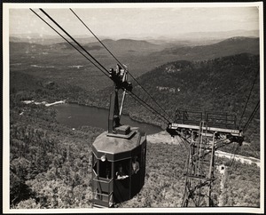 Aerial tramway, Cannon Mt. Franconia, N.H. Echo mountain in background