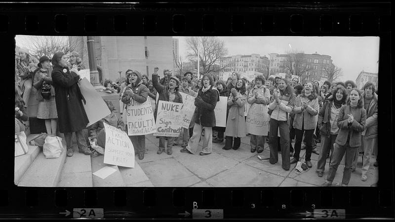Students support Boston University faculty strike, Marsh Plaza, Boston