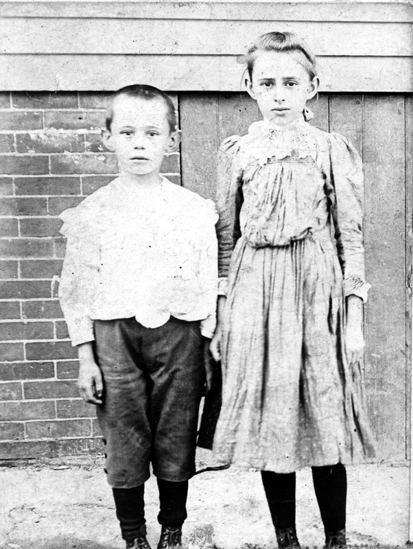 Young boy and girl, Lawrence, Mass., c.1905