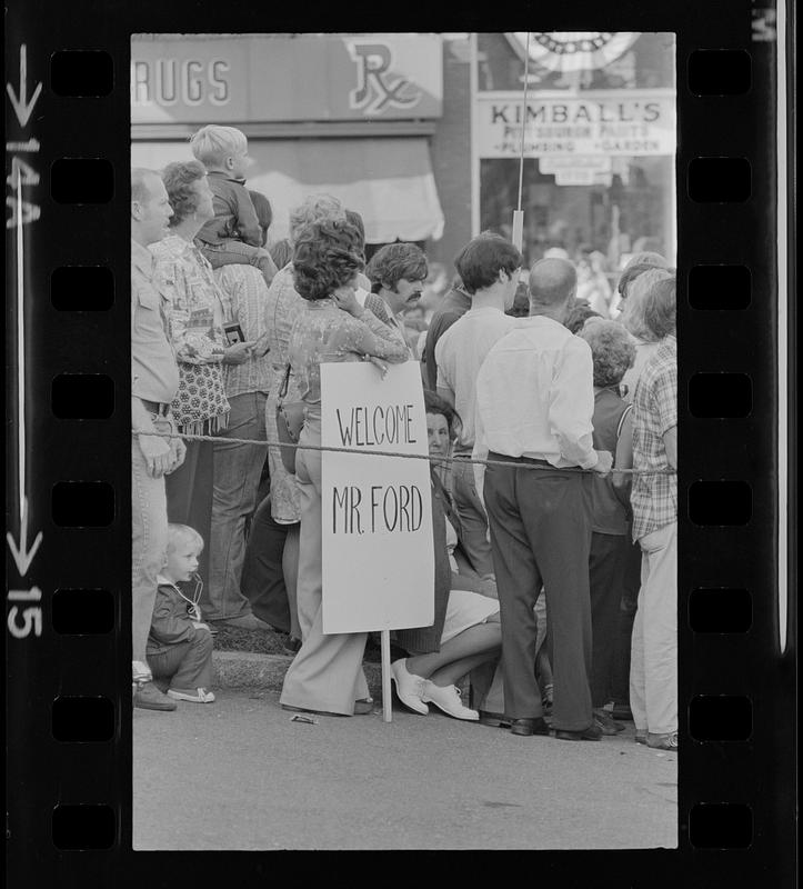 Crowd waiting for President Ford in Exeter, New Hampshire