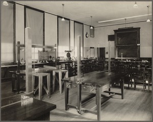 Boston public schools - Evening Industrial School - physical laboratory