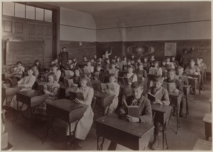 Frothingham School - room 16 - 4th class, 2nd division - interior