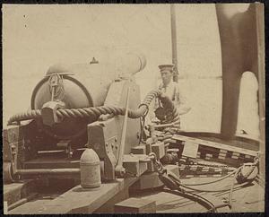 Hundred-pounder gun on Rebel steamer
