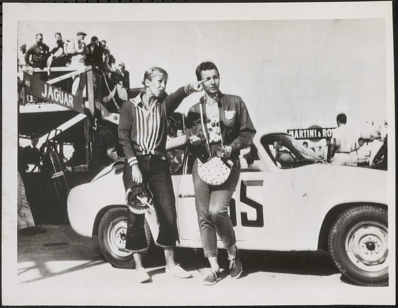 Gal team in Sebring sports car classic