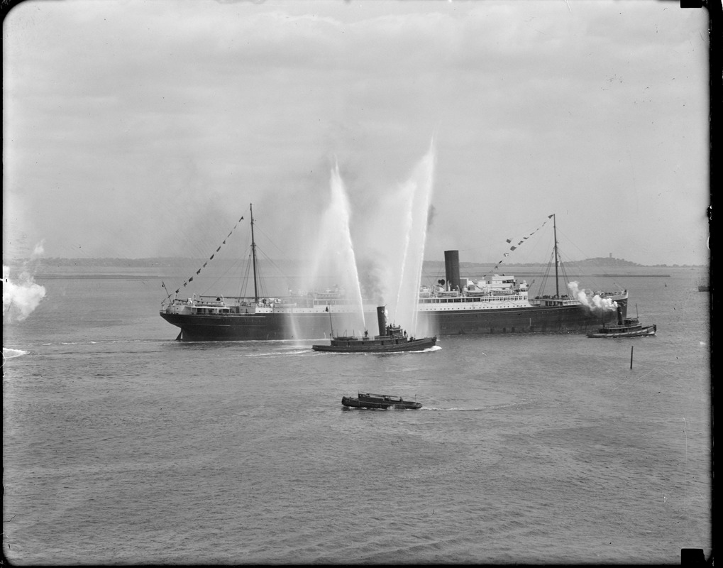 SS Rochambeau - French liner leaves Boston with pilgrims to the Eucharistic Congress in Carthage