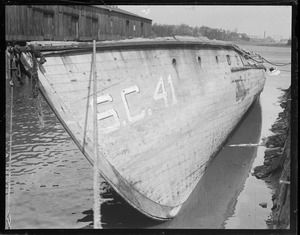 Sub chaser No. 41 in Dorchester scrapyard