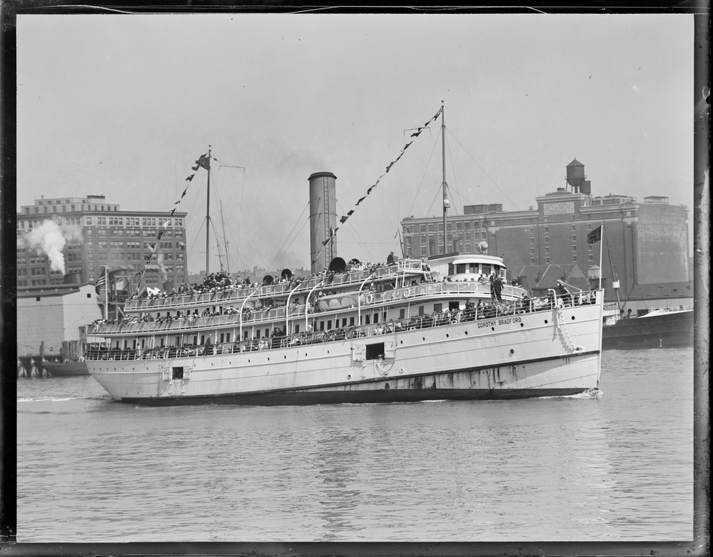 Crowded steamer Dorothy Bradford, Boston Harbor