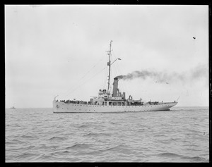 USS Tampa off Gloucester