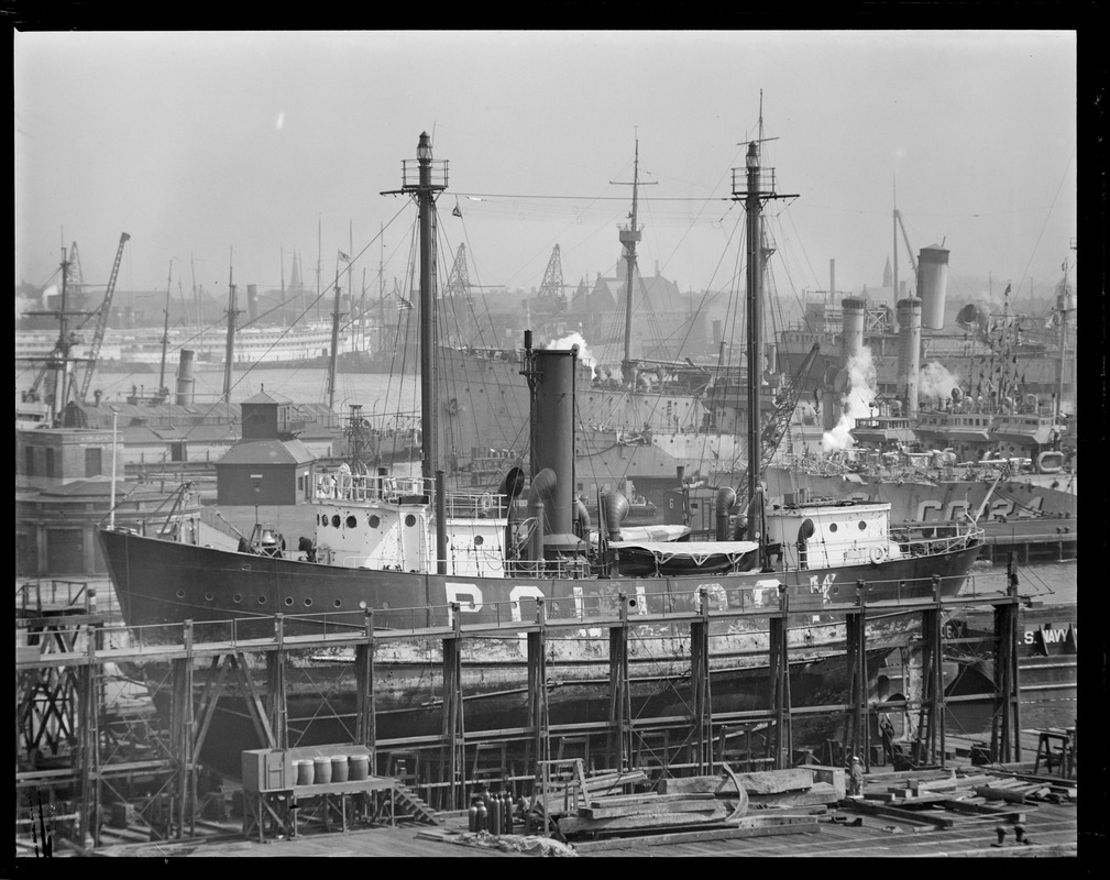 Lightship Pollock Rip in Navy Yard